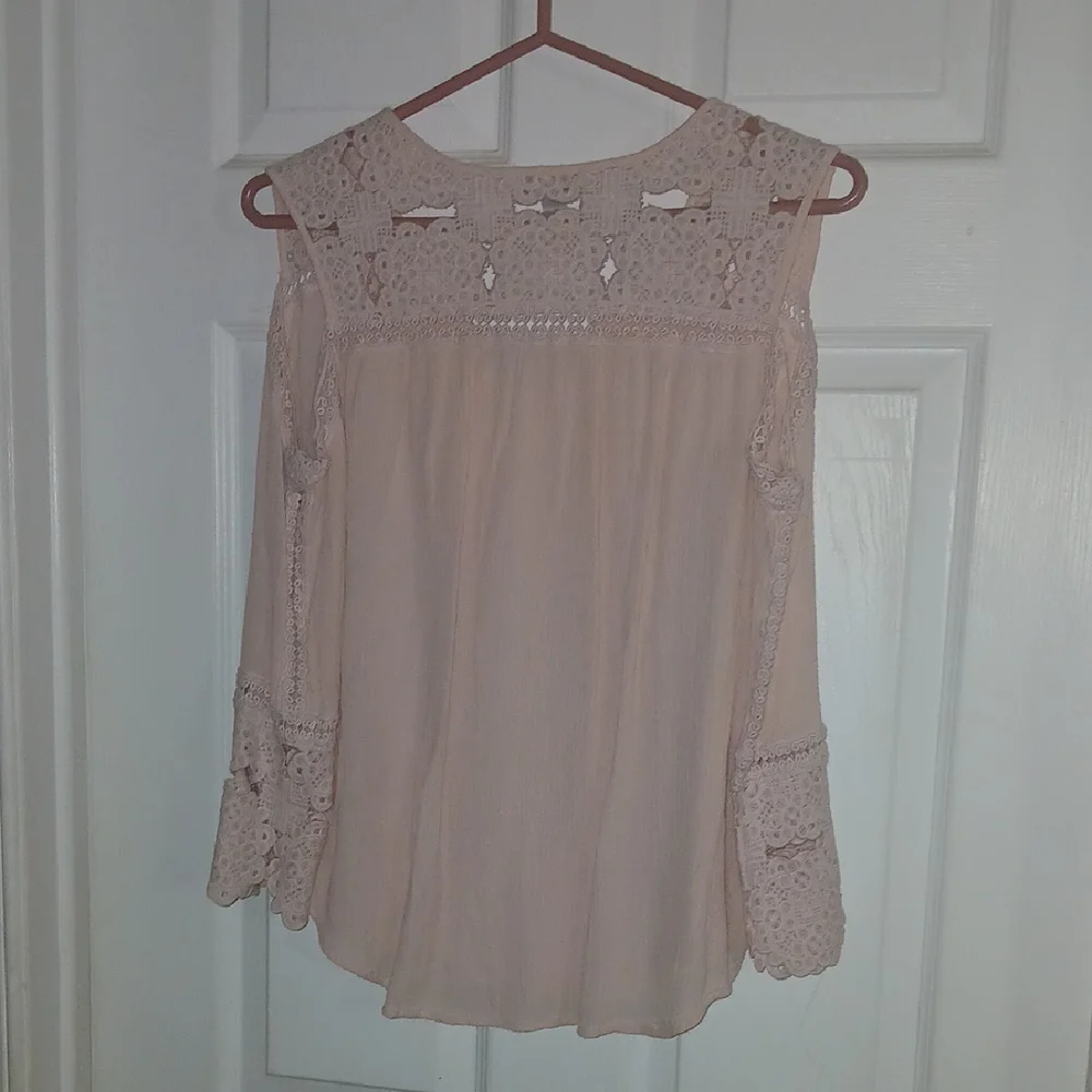 Tribal Pink Sleeveless Blouse with Pleated Embellishments - Picture 4 of 4